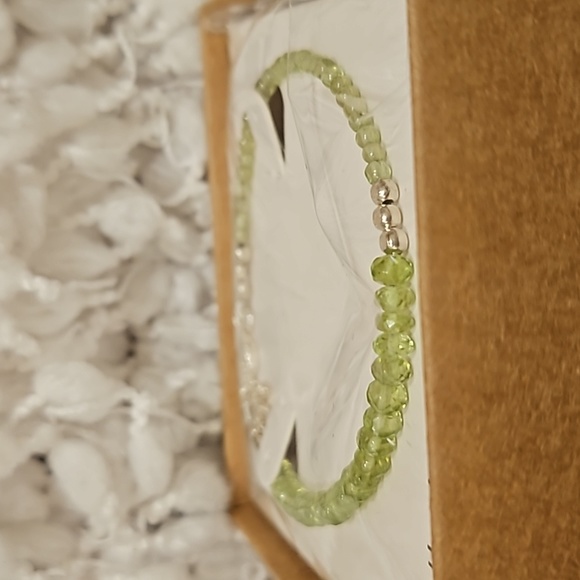 Anushruti Gemstone Bracelet - Picture 5 of 6